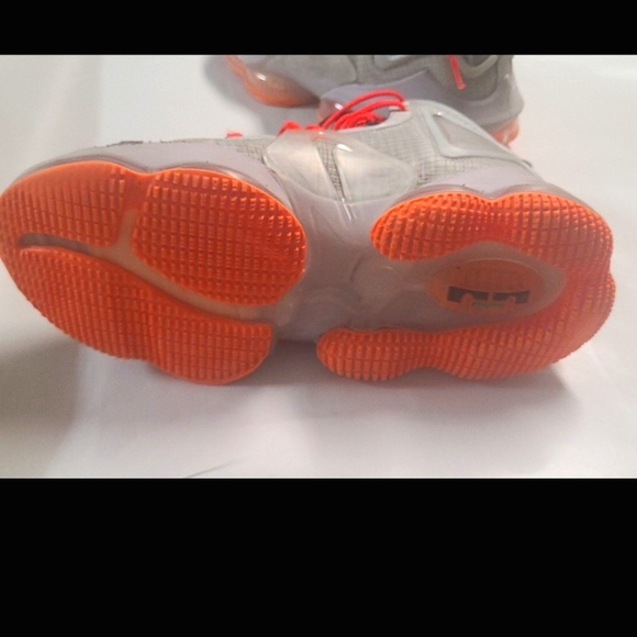 Nike LeBron 19 Fast Food size 8 - Picture 6 of 7